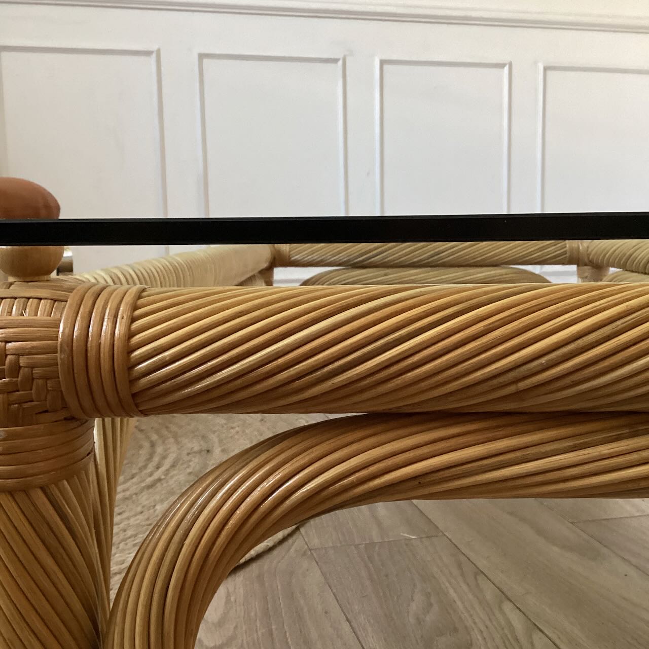 Grande table basse en rotin – Image 7