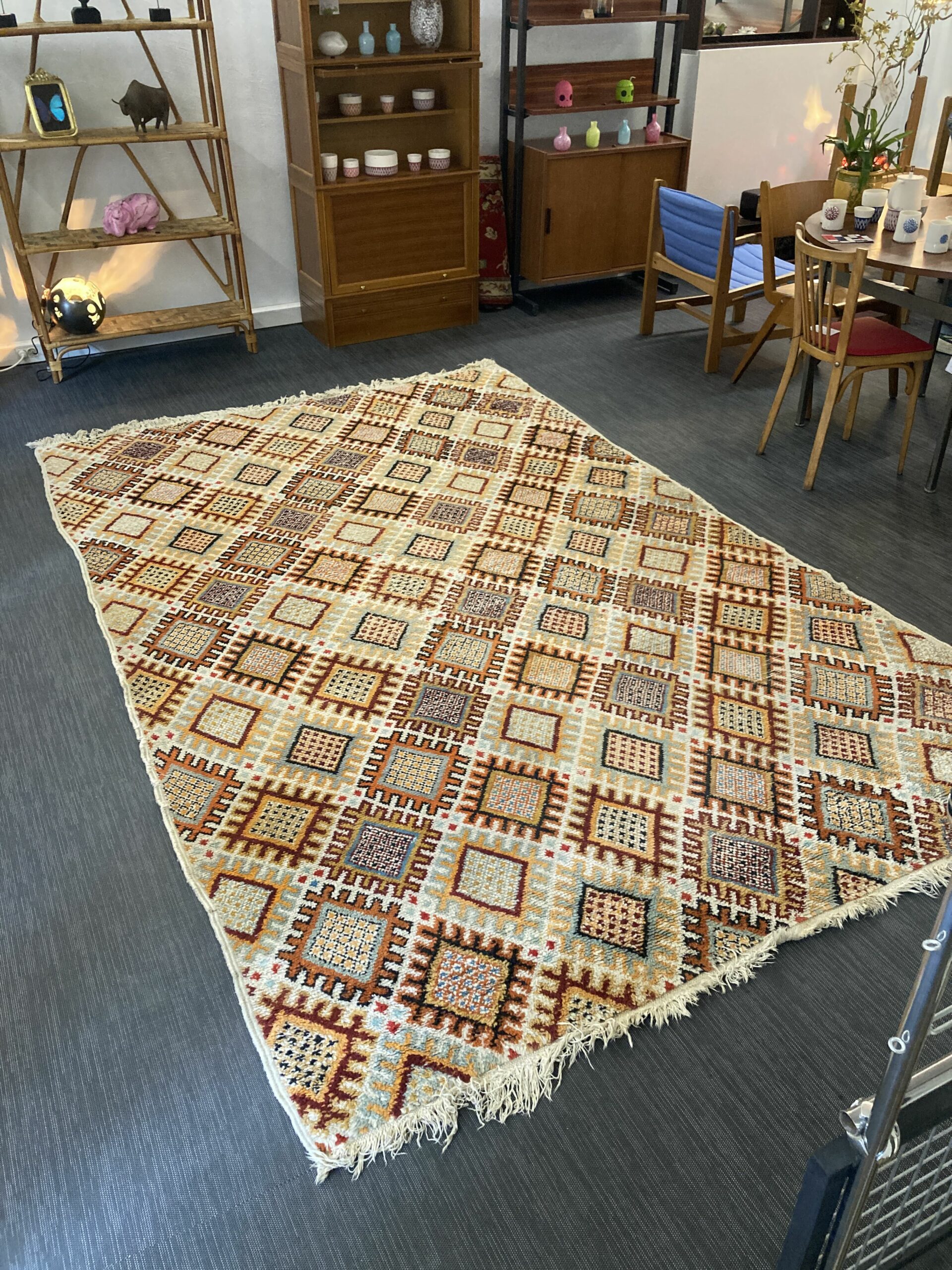 Grand tapis vintage en laine