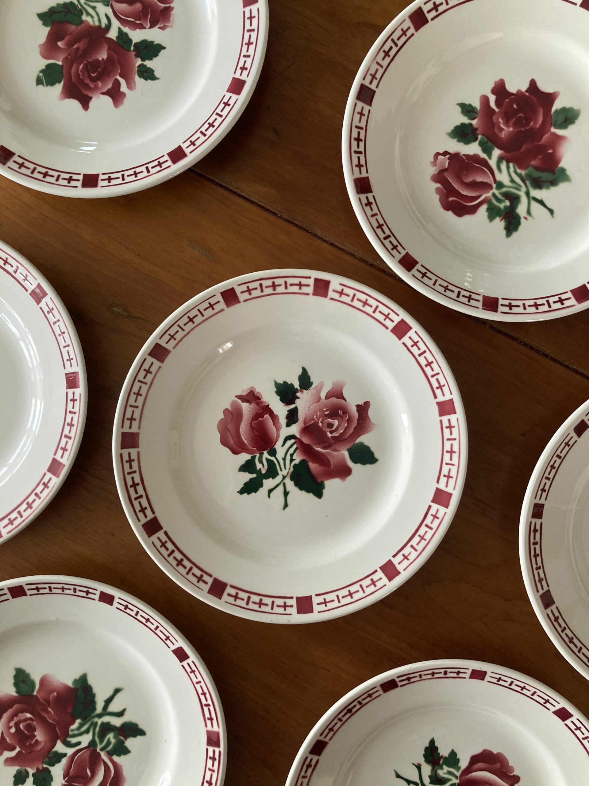 10 assiettes à dessert anciennes Digoin Sarreguemines