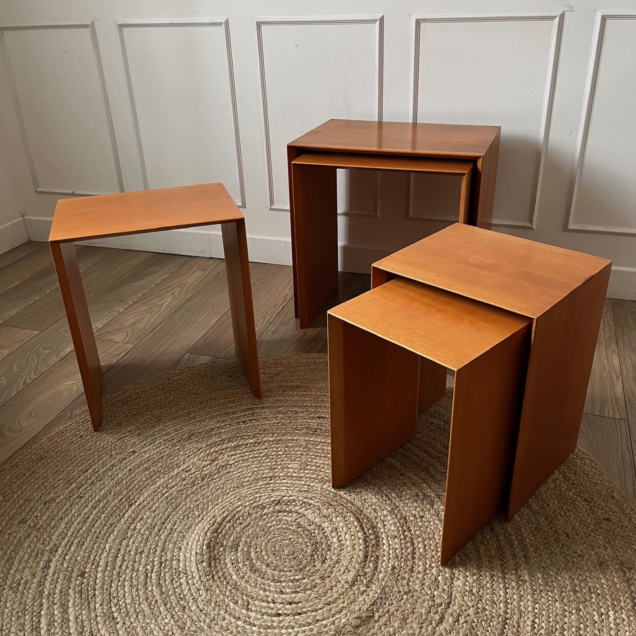 Tables gigognes en bois – Image 3