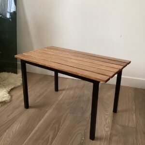Table basse métal et lattes de bois