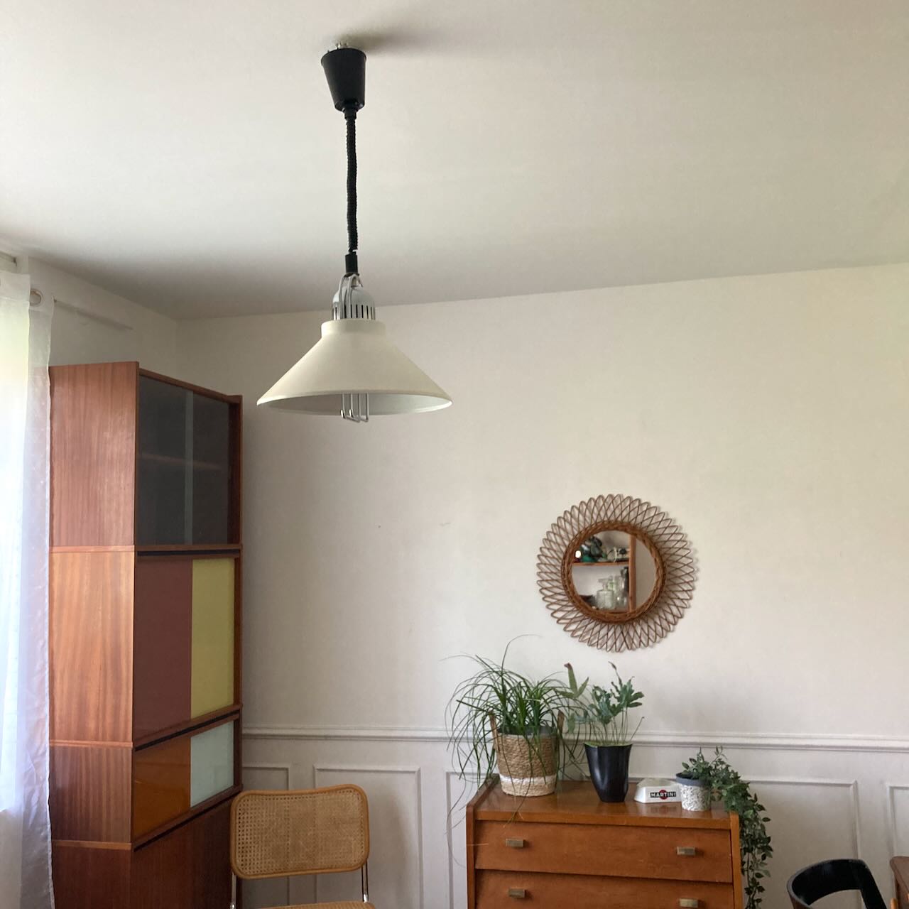 Suspension vintage en métal blanc – Image 2