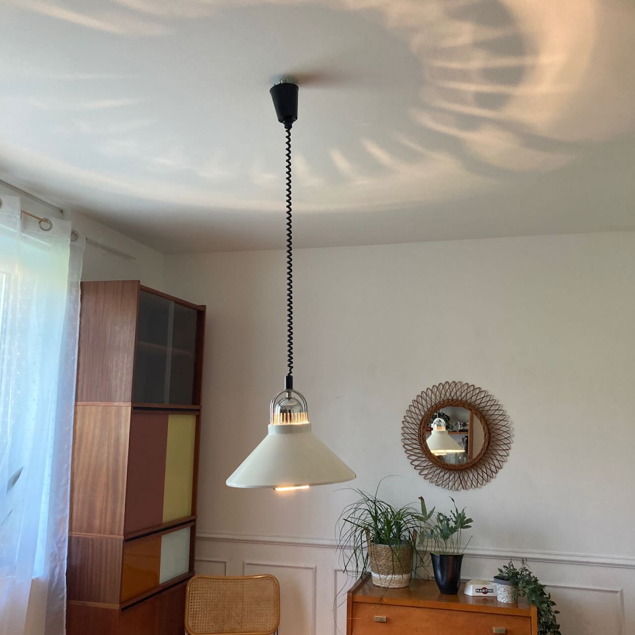 Suspension vintage en métal blanc – Image 4