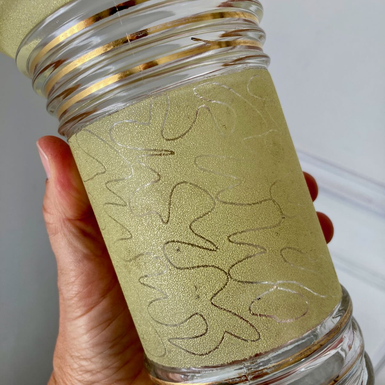 Trio de vases granités et dorés – Image 6